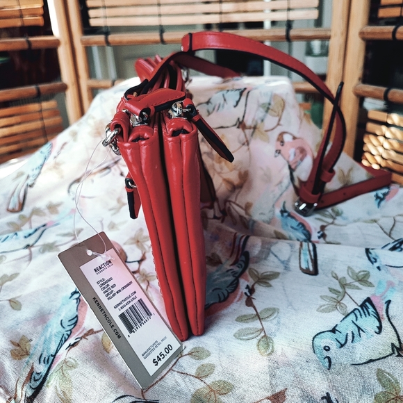 REACTION by KENNETH COLE | Hillary Style Crossbody Bag Handbag Lipstick Red NWT - Picture 4 of 7